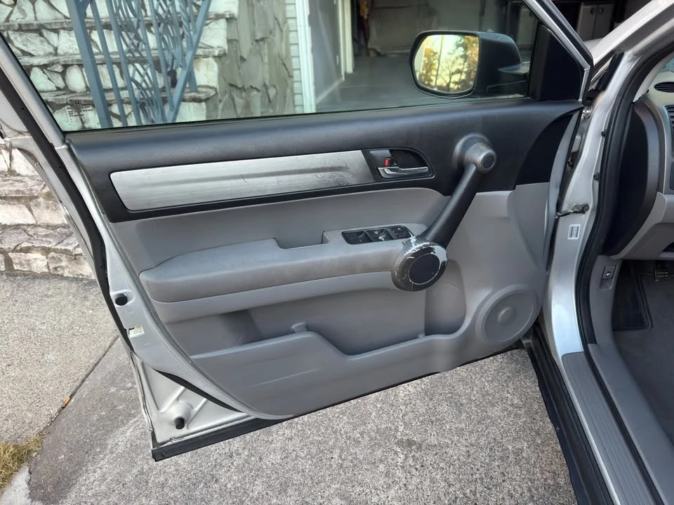 2010 Honda CR-V 3rd Gen - Image 8 of 18