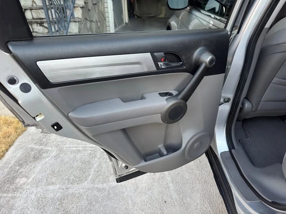 2010 Honda CR-V 3rd Gen - Image 15 of 18