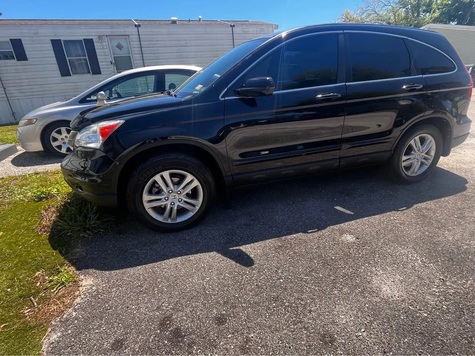 2010 Honda CR-V 3rd Gen - Image 2 of 12
