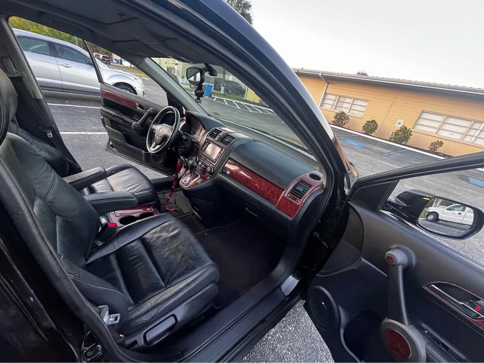 2010 Honda CR-V 3rd Gen - Image 6 of 12