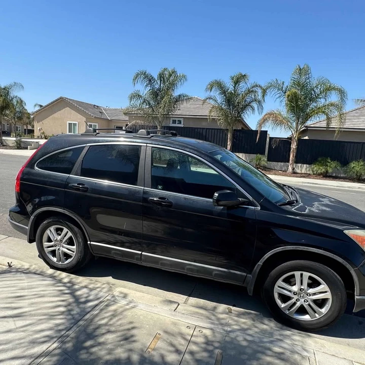 2010 Honda CR-V 3rd Gen - Image 3 of 10