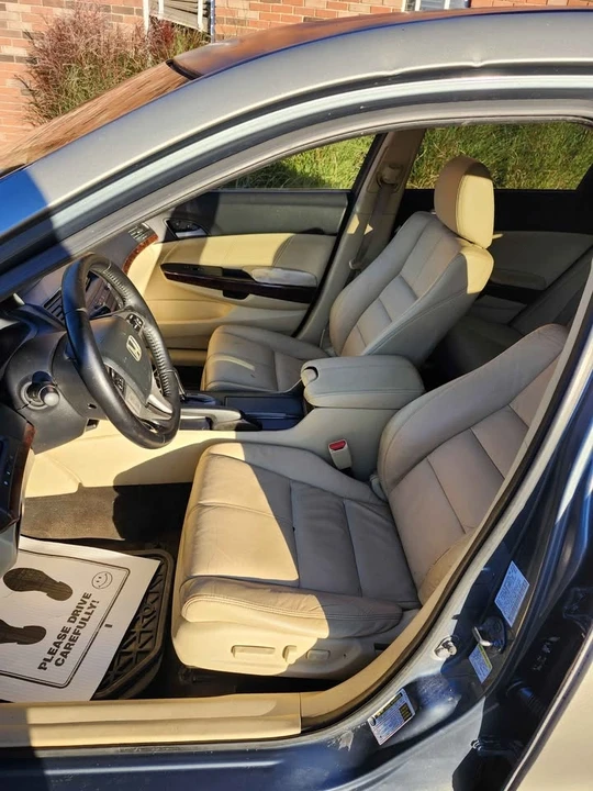 2010 Honda Accord 8th Gen - Image 9 of 12