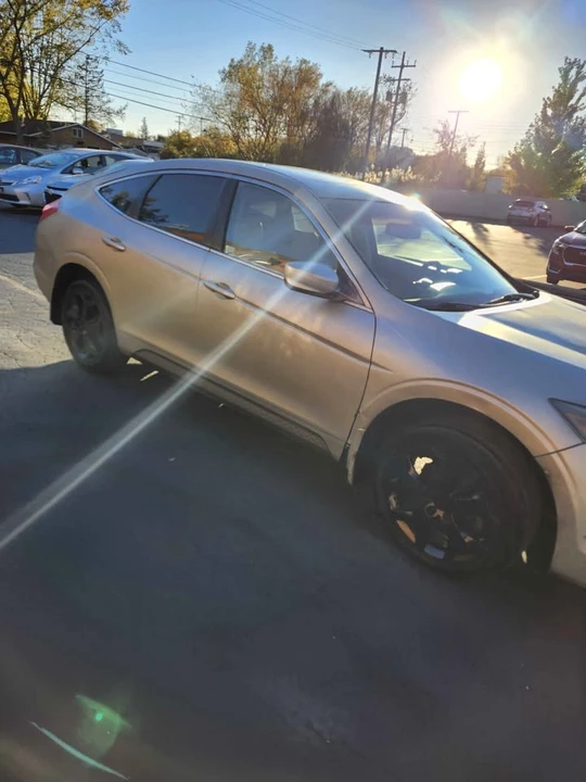 2010 Honda Accord 8th Gen - Image 3 of 12