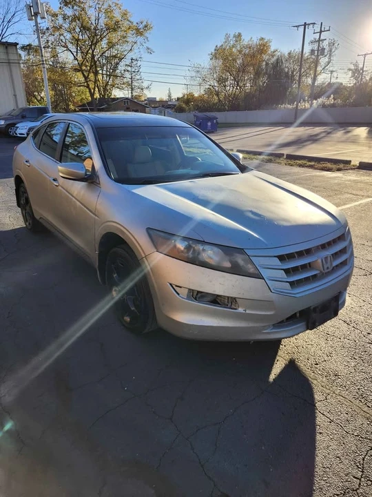 2010 Honda Accord 8th Gen - Image 2 of 12