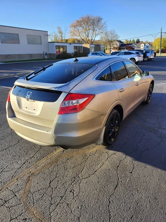 2010 Honda Accord 8th Gen - Image 5 of 12