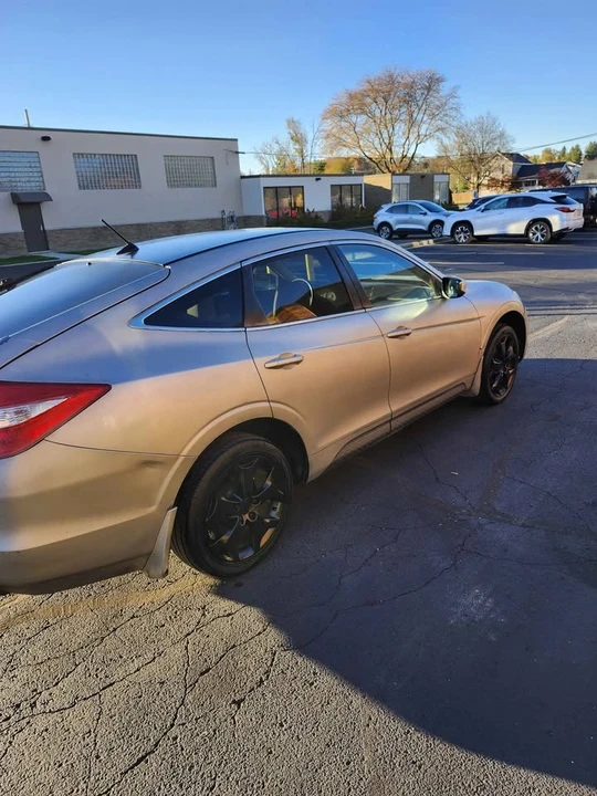 2010 Honda Accord 8th Gen - Image 4 of 12