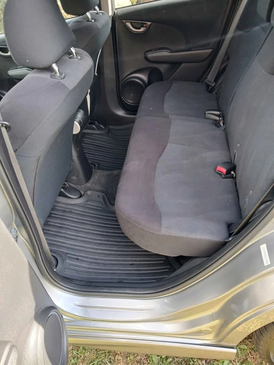 2010 Honda Fit - Image 10 of 14