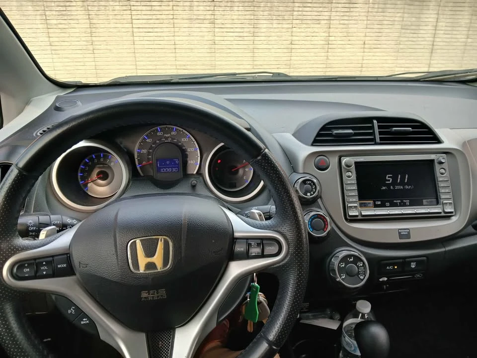 2010 Honda Fit - Image 6 of 14