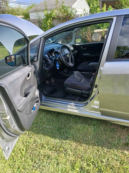 2010 Honda Fit - Image 13 of 14
