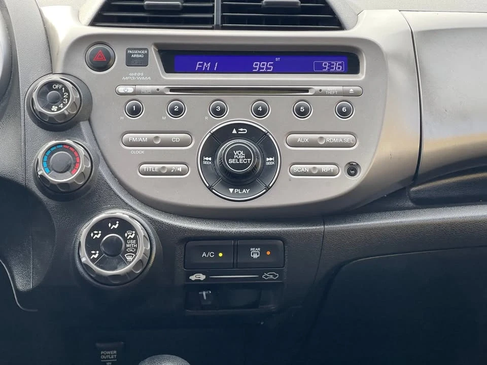 2010 Honda Fit - Image 13 of 20