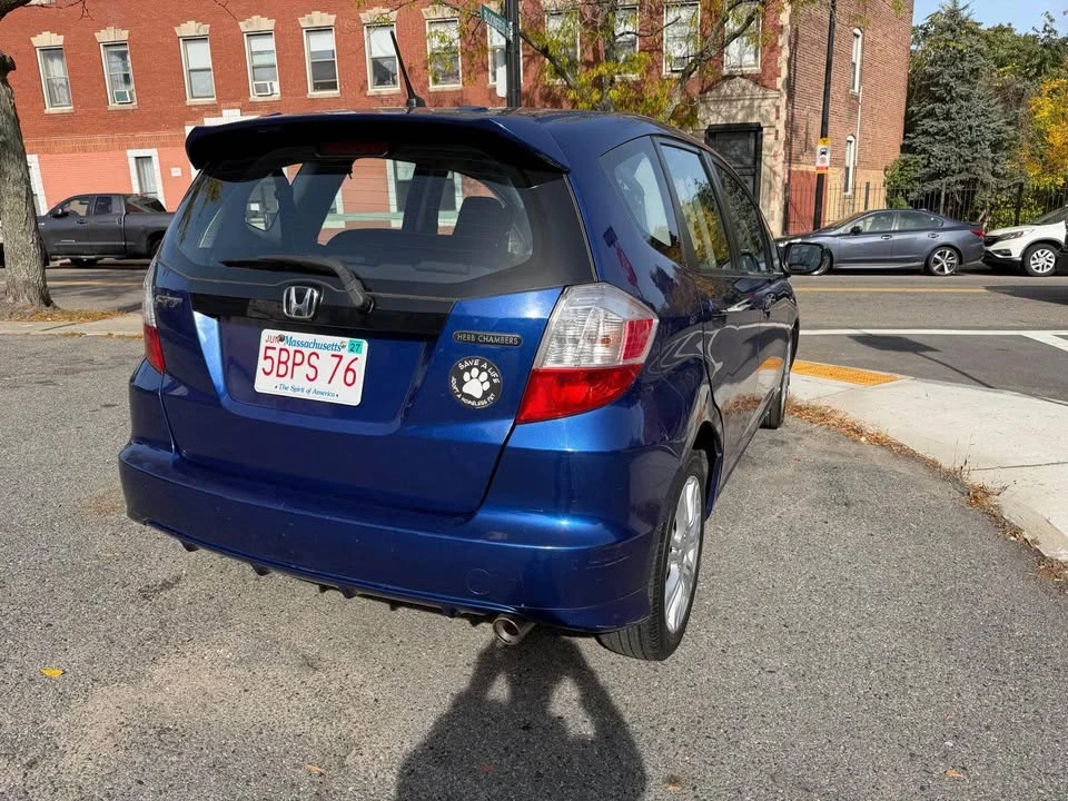 2010 Honda Fit - Image 5 of 8