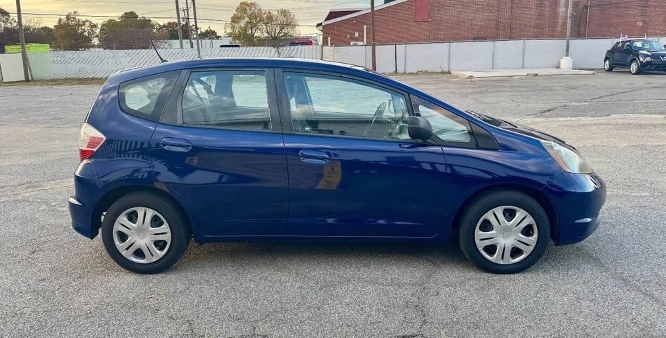 2010 Honda Fit - Image 5 of 17