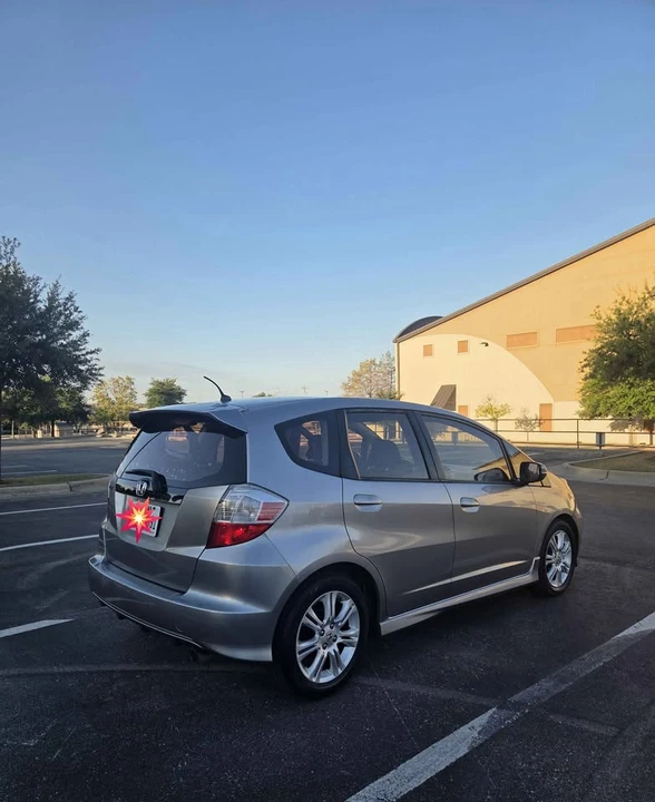 2010 Honda Fit - Image 4 of 10