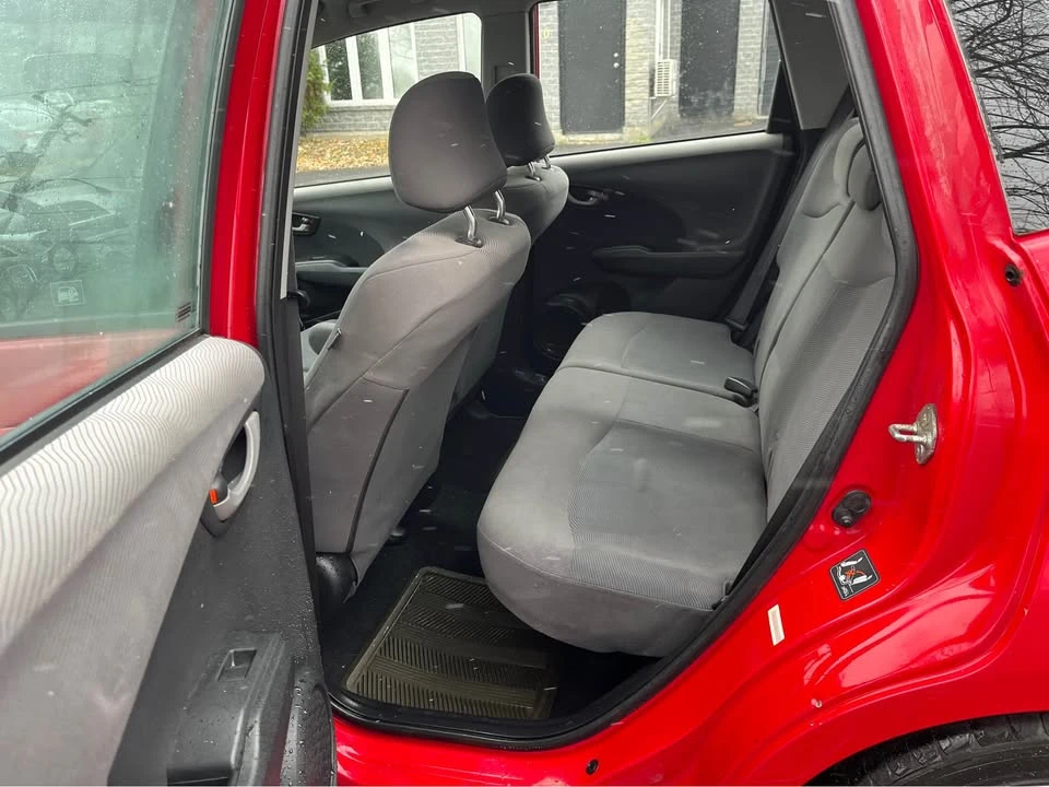 2010 Honda Fit - Image 10 of 13