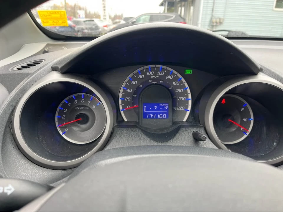 2010 Honda Fit - Image 7 of 13