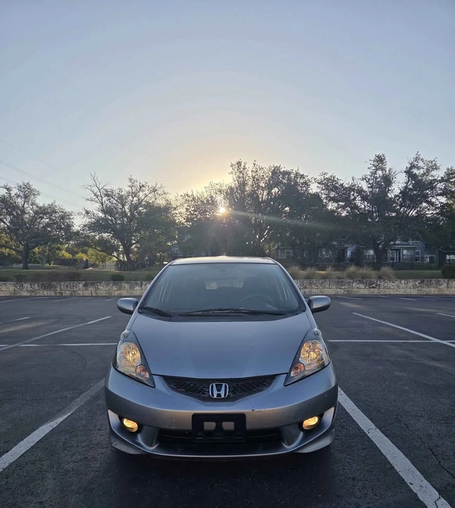 2010 Honda Fit - Image 2 of 10