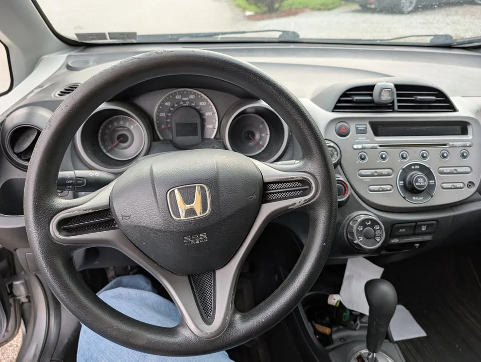 2010 Honda Fit - Image 11 of 12