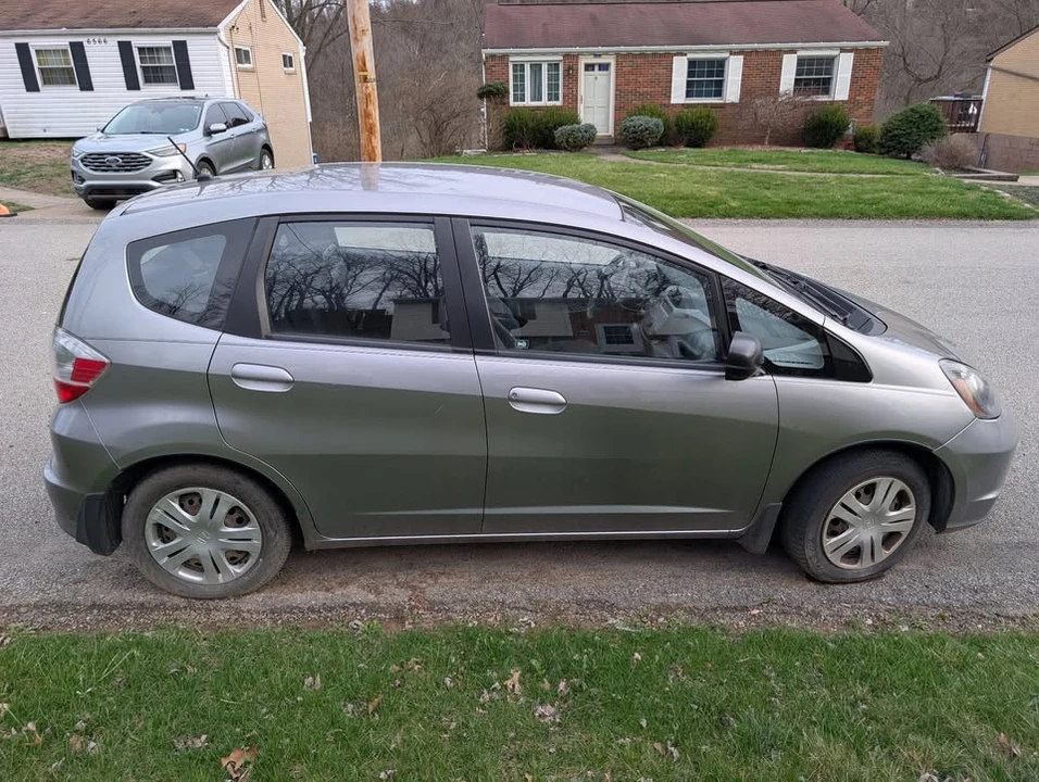 2010 Honda Fit - Image 5 of 12