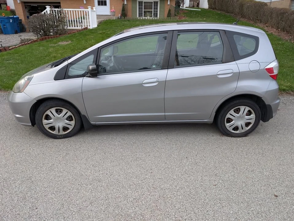 2010 Honda Fit - Image 4 of 12