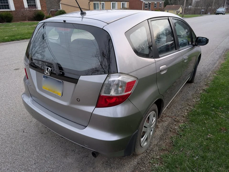 2010 Honda Fit - Image 6 of 12