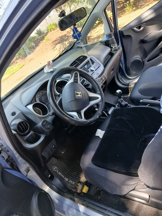 2010 Honda Fit - Image 3 of 5