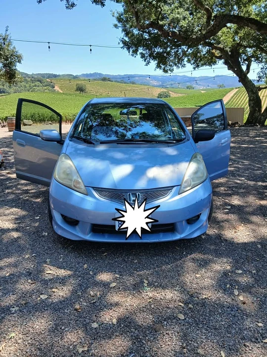 2010 Honda Fit - Image 2 of 5