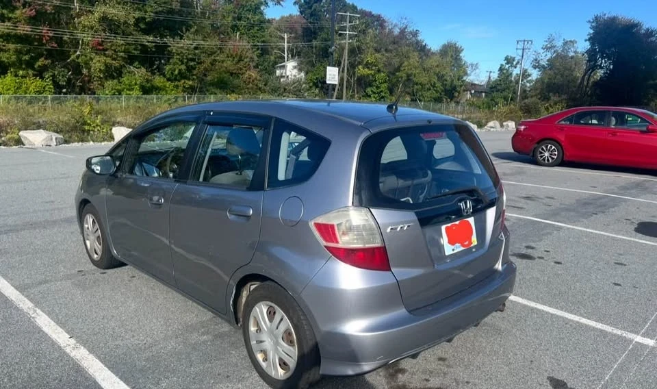 2010 Honda Fit - Image 4 of 11