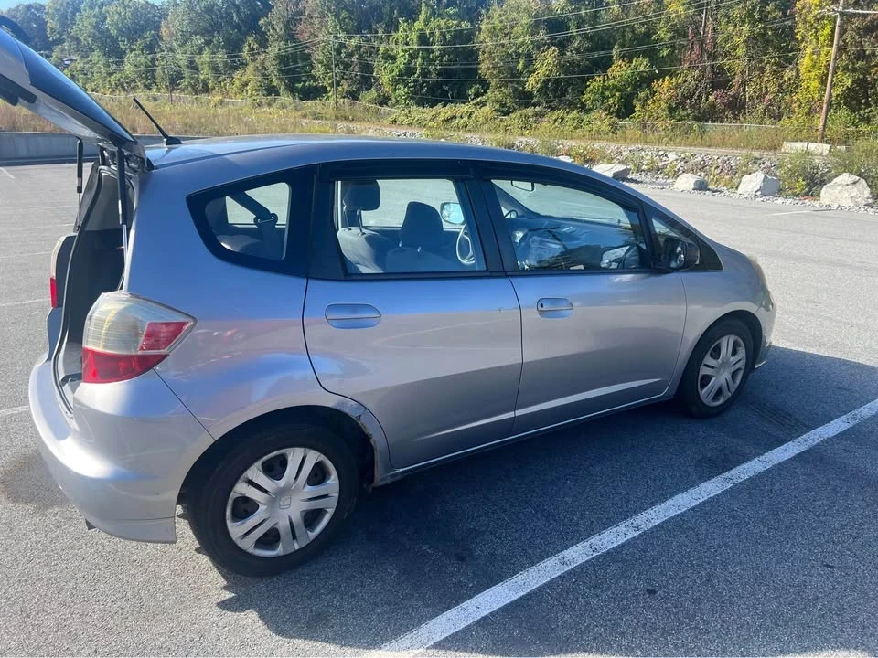 2010 Honda Fit - Image 2 of 11