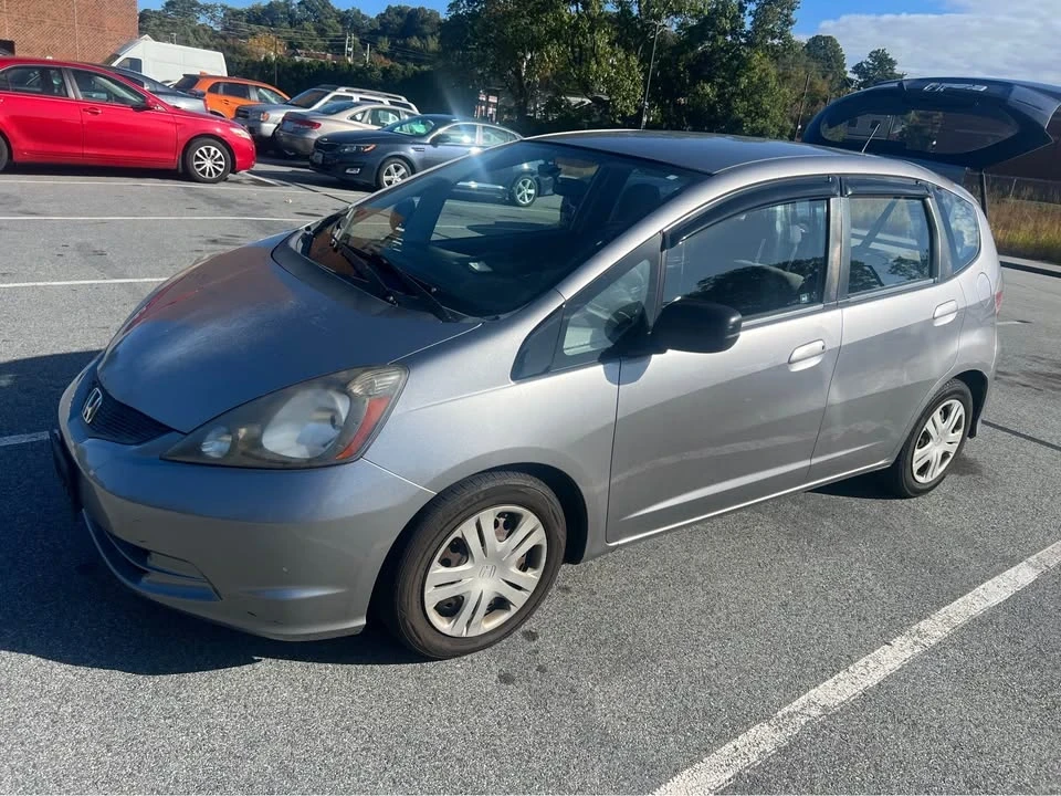 2010 Honda Fit - Image 10 of 11