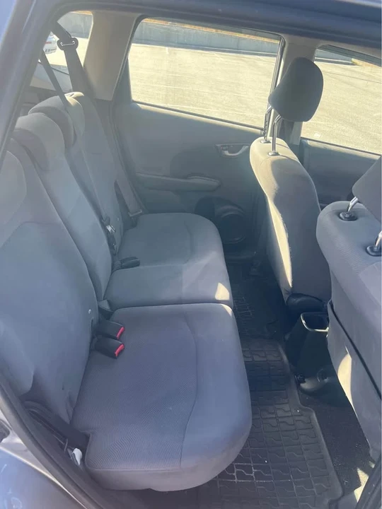 2010 Honda Fit - Image 7 of 11