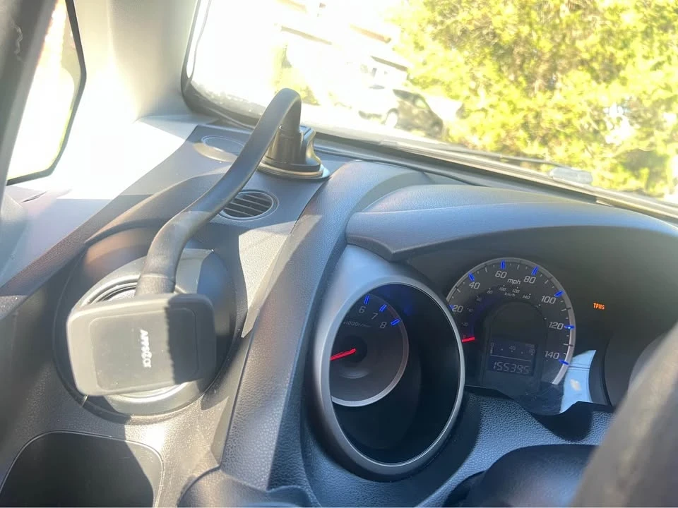 2010 Honda Fit - Image 9 of 11