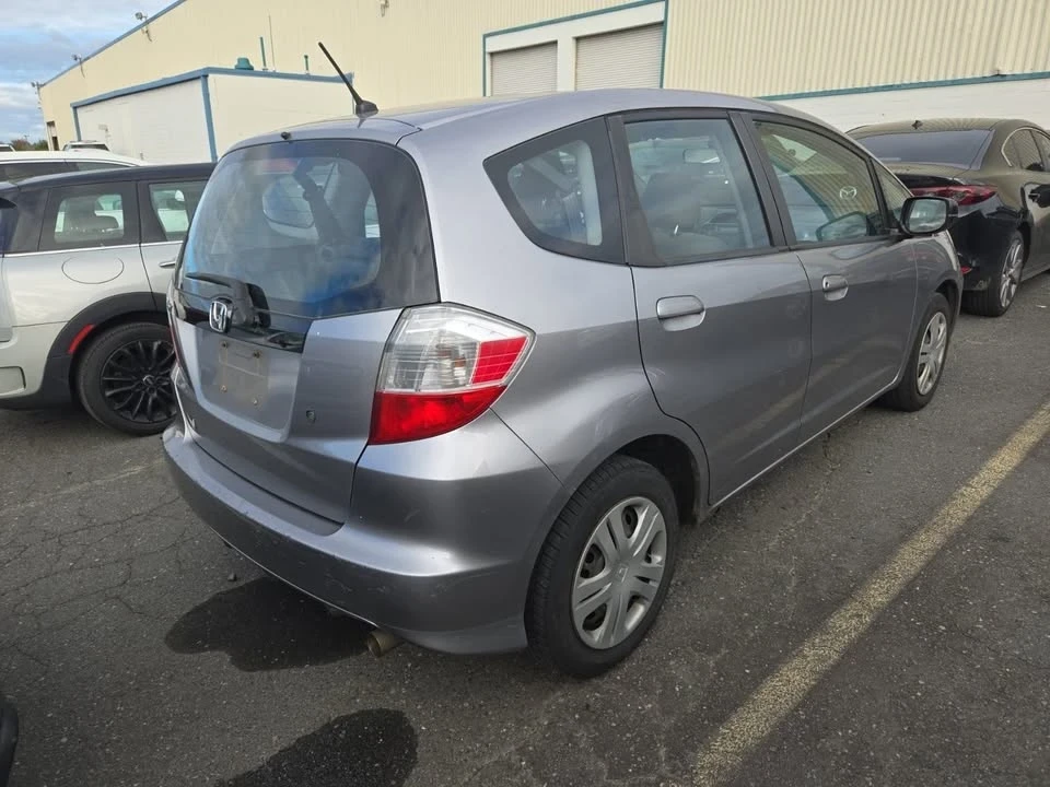 2010 Honda Fit - Image 5 of 12