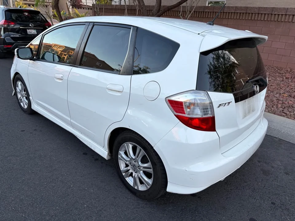 2010 Honda Fit - Image 5 of 8