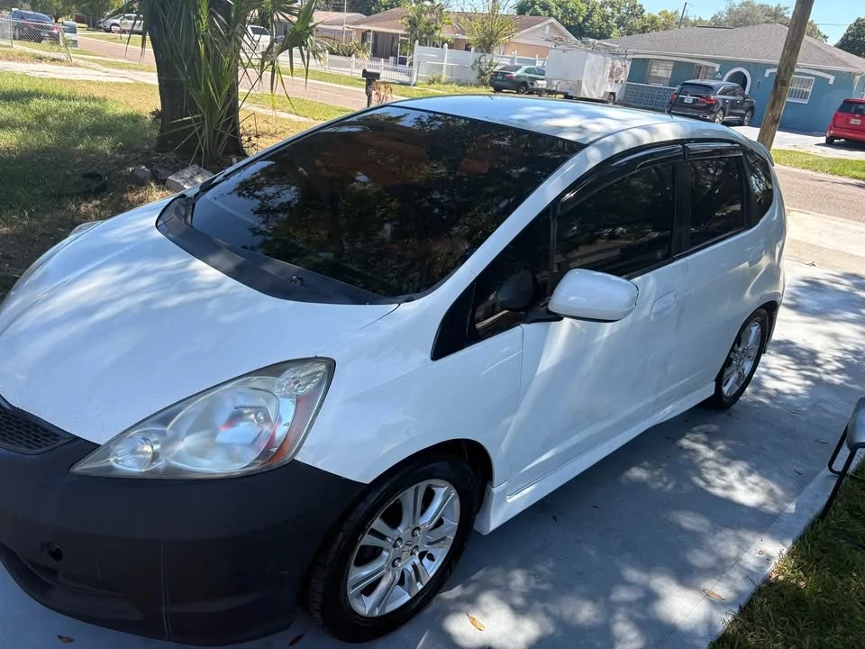 2010 Honda Fit - Image 8 of 11