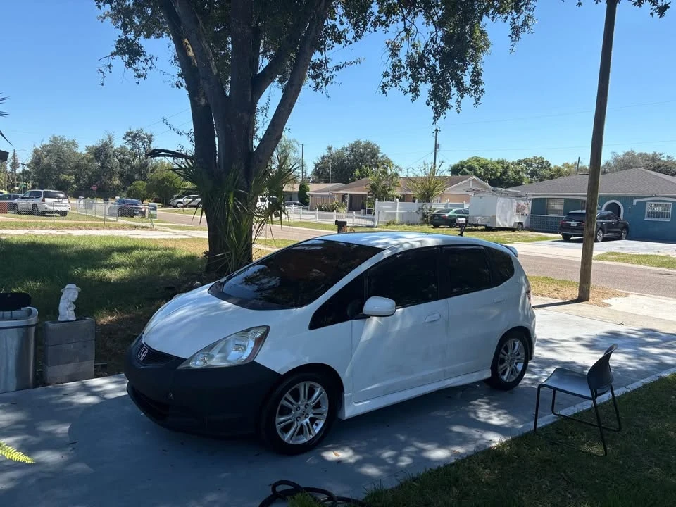 2010 Honda Fit - Image 7 of 11