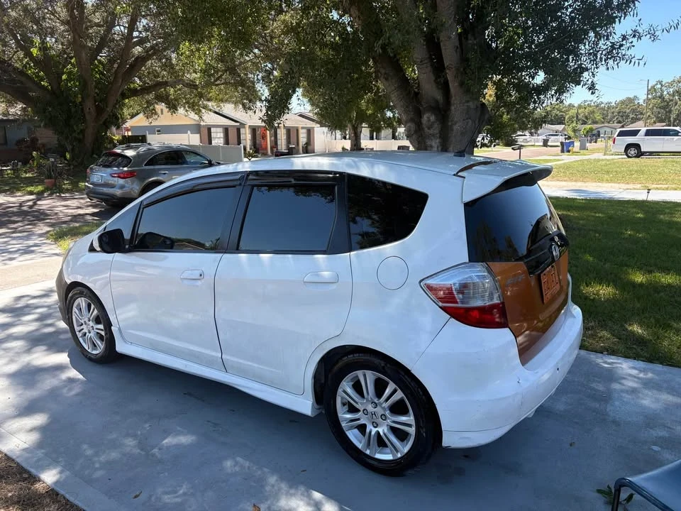 2010 Honda Fit - Image 6 of 11