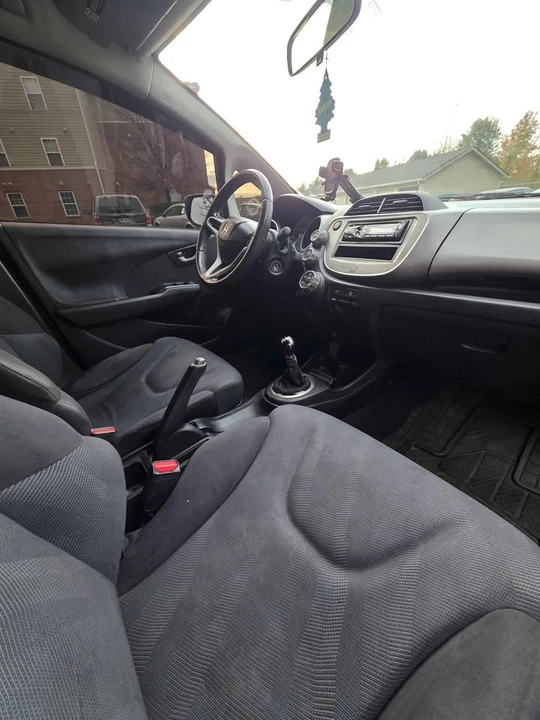 2010 Honda Fit - Image 7 of 11
