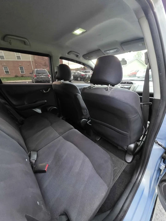 2010 Honda Fit - Image 8 of 11
