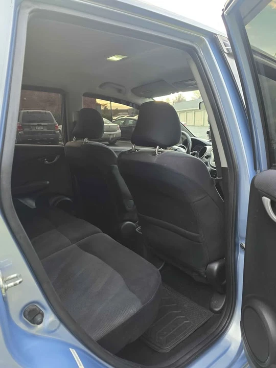 2010 Honda Fit - Image 9 of 11