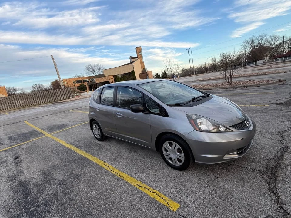 2010 Honda Fit - Image 5 of 8