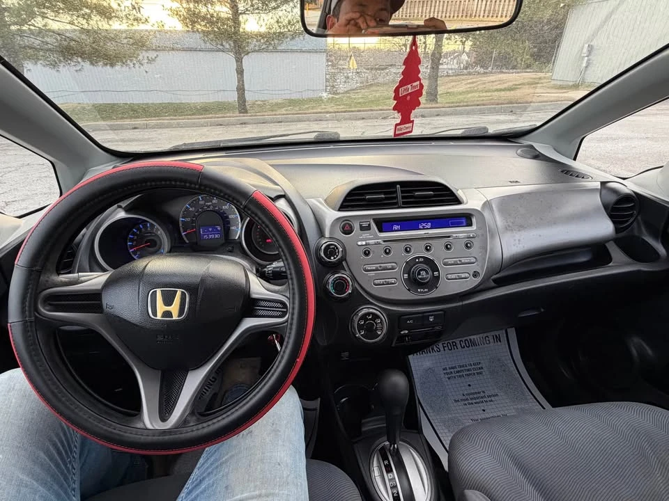 2010 Honda Fit - Image 2 of 8