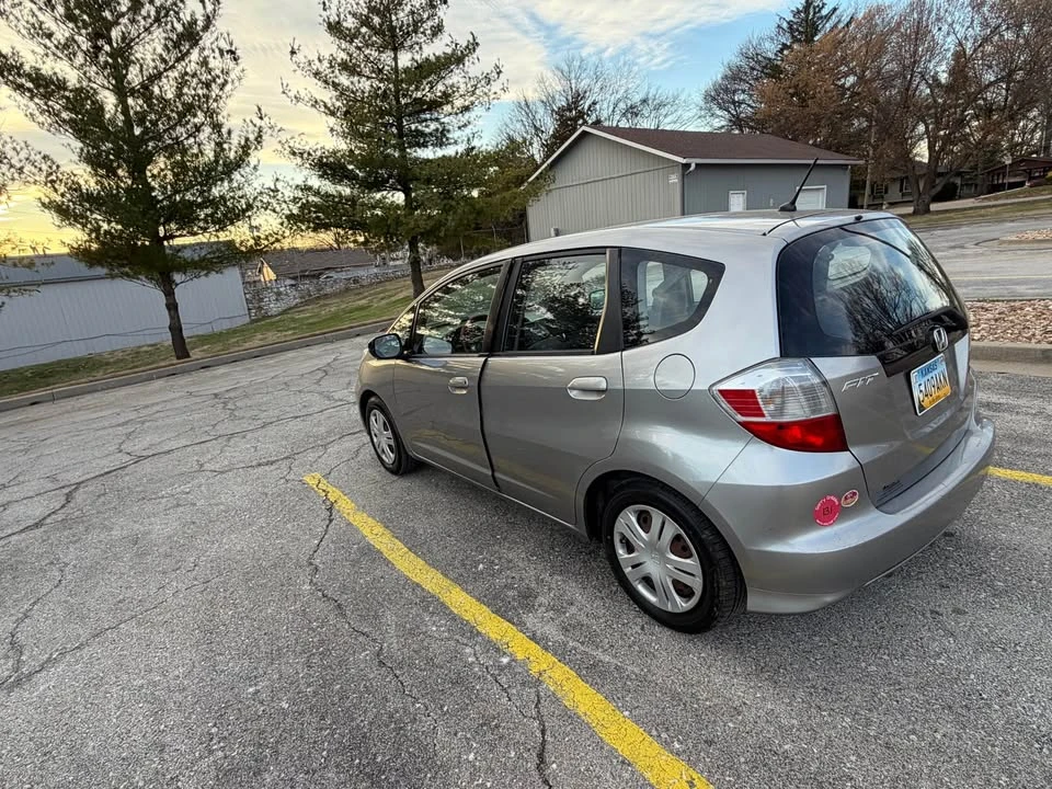 2010 Honda Fit - Image 7 of 8