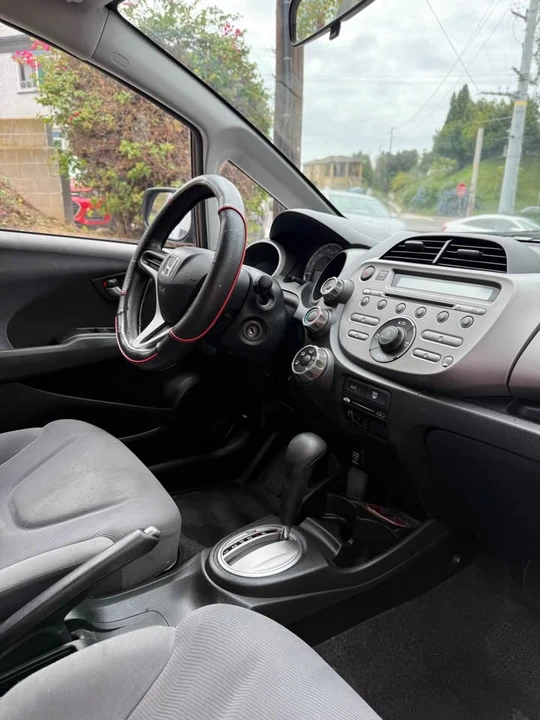 2010 Honda Fit - Image 16 of 19