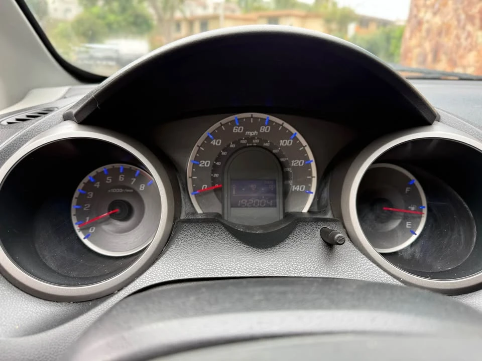 2010 Honda Fit - Image 12 of 19