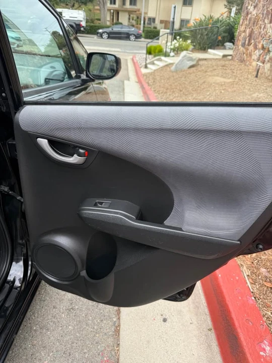 2010 Honda Fit - Image 17 of 19