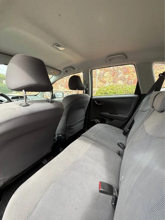 2010 Honda Fit - Image 8 of 19