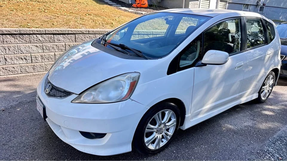 2010 Honda Fit - Image 3 of 16