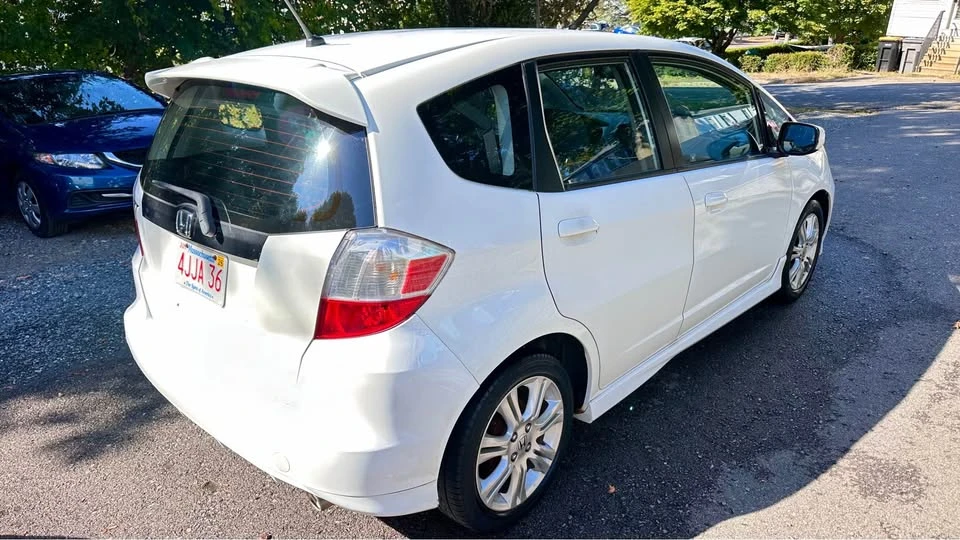 2010 Honda Fit - Image 6 of 16