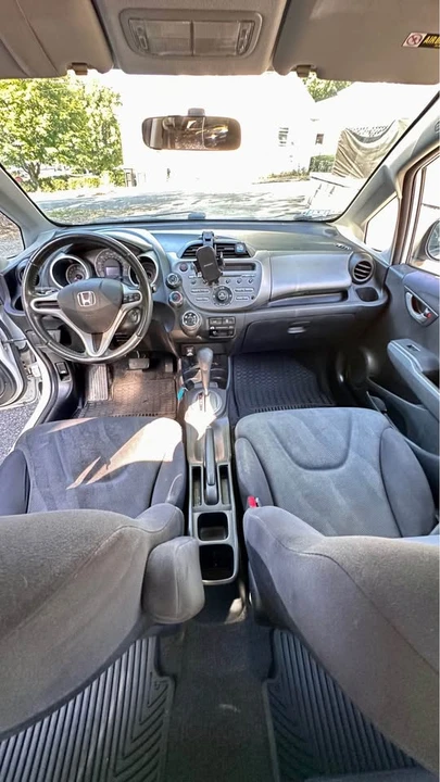 2010 Honda Fit - Image 12 of 16