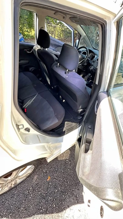 2010 Honda Fit - Image 15 of 16